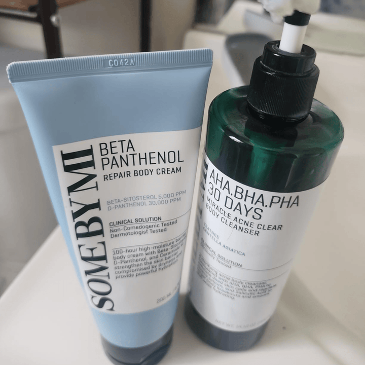 Review by Lara Q