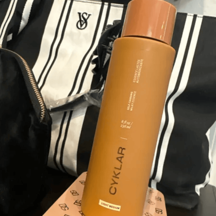 Review by Nicole E